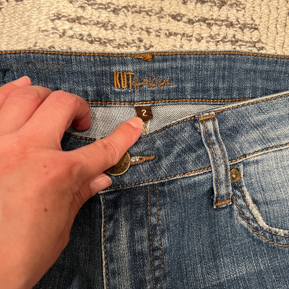 Kut from the Kloth Denim Bermuda Shorts - Size 2 - Picture 4 of 9